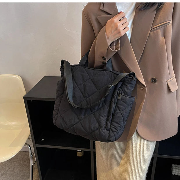 Amazing Large Capacity Diaper Bag Zipper Keeps Essentials